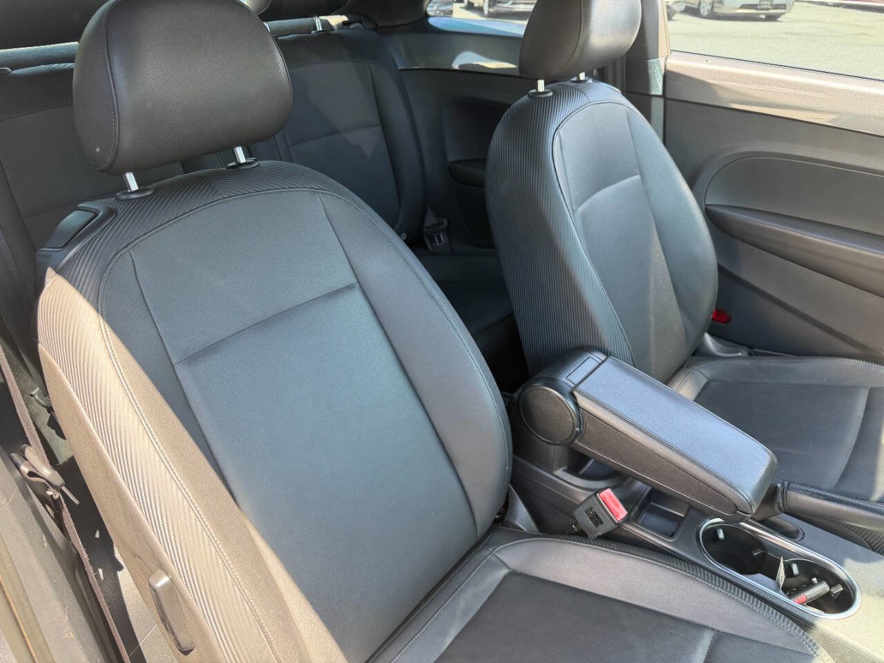 Used 2014 Volkswagen Beetle TDI FWD image 37