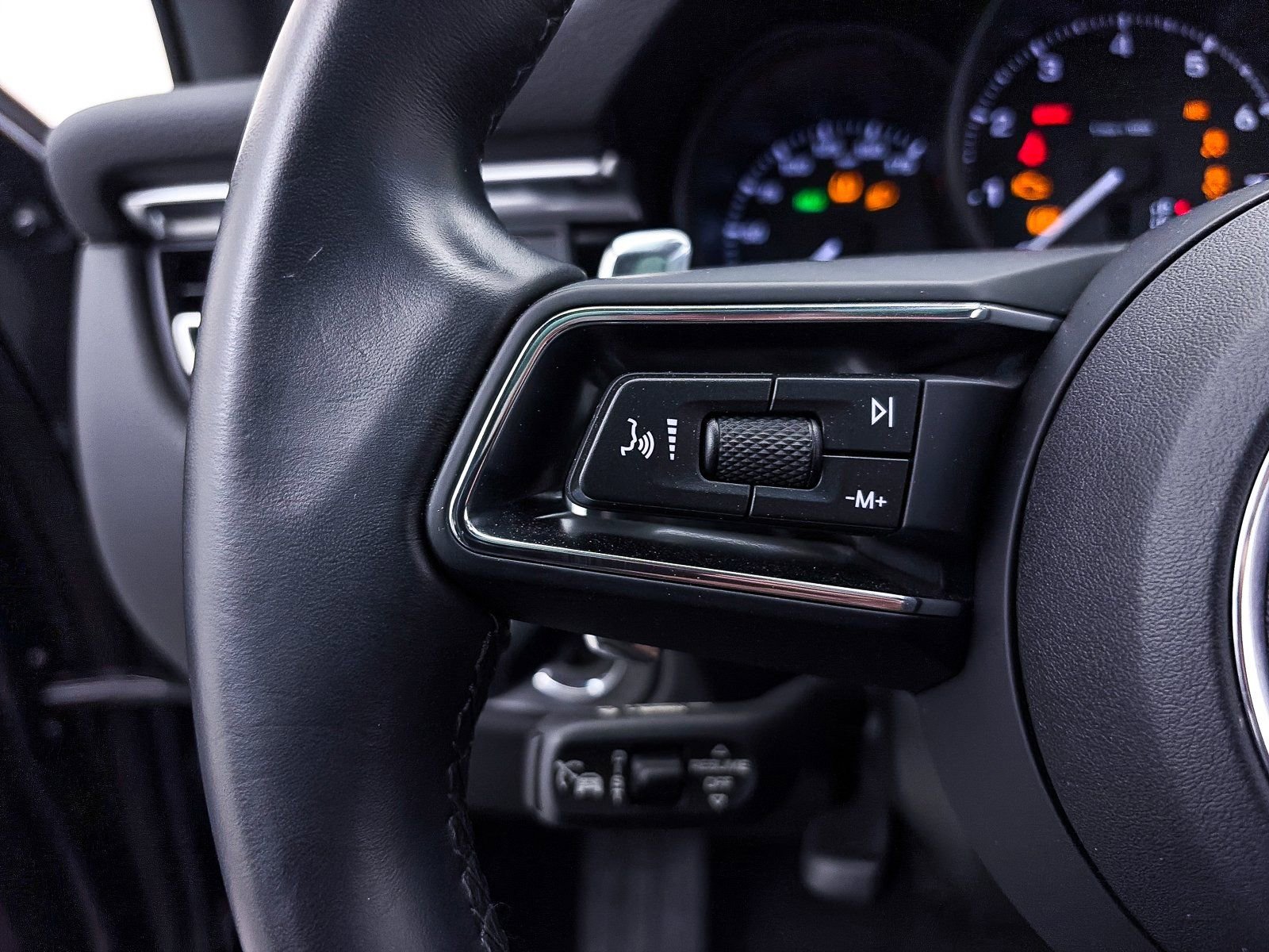 Used 2024 Porsche Macan image 33