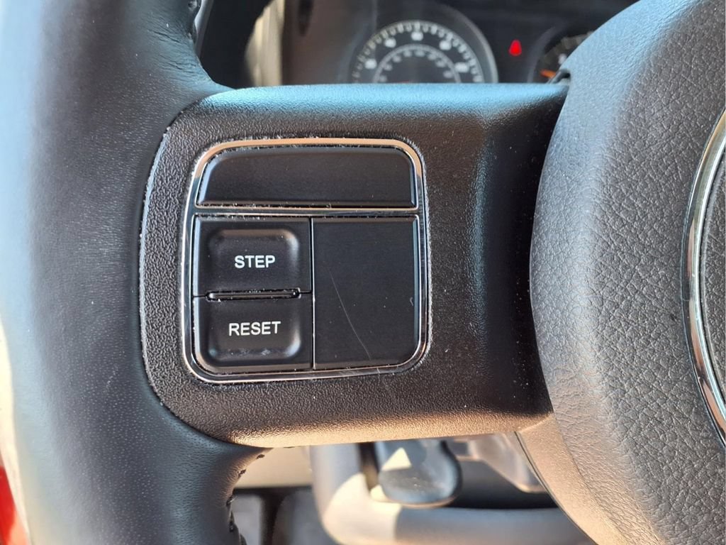 Used 2015 Jeep Patriot Latitude AWD/4WD image 20