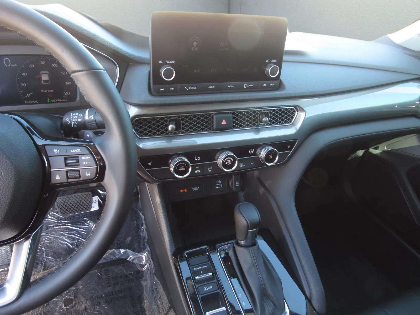 Certified 2026 Acura Integra FWD image 17
