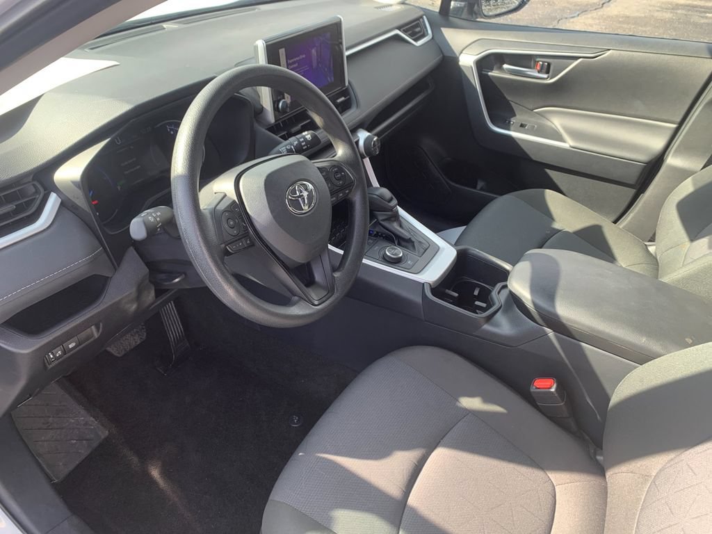 Used 2025 Toyota RAV4 XLE AWD/4WD image 11