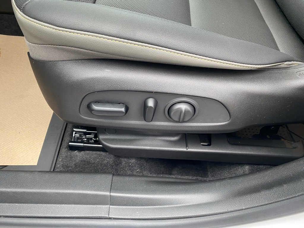 Used 2024 Chevrolet Trax ACTIV w/ Driver Confidence Package image 12