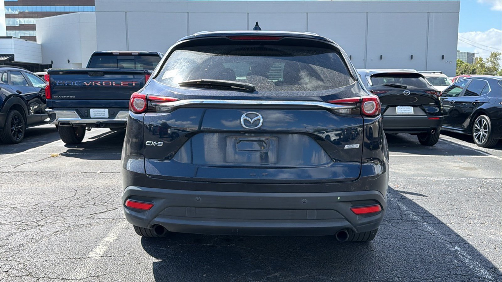 Used 2018 MAZDA CX-9 Touring w/ Touring Premium Package FWD image 5