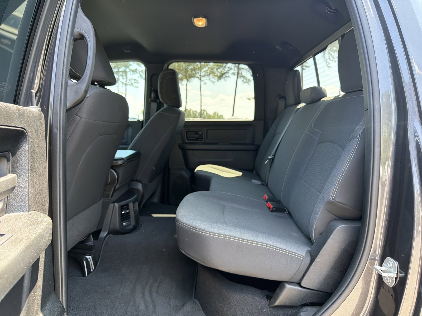 Used 2024 RAM 2500 Tradesman w/ Chrome Appearance Group AWD/4WD image 28