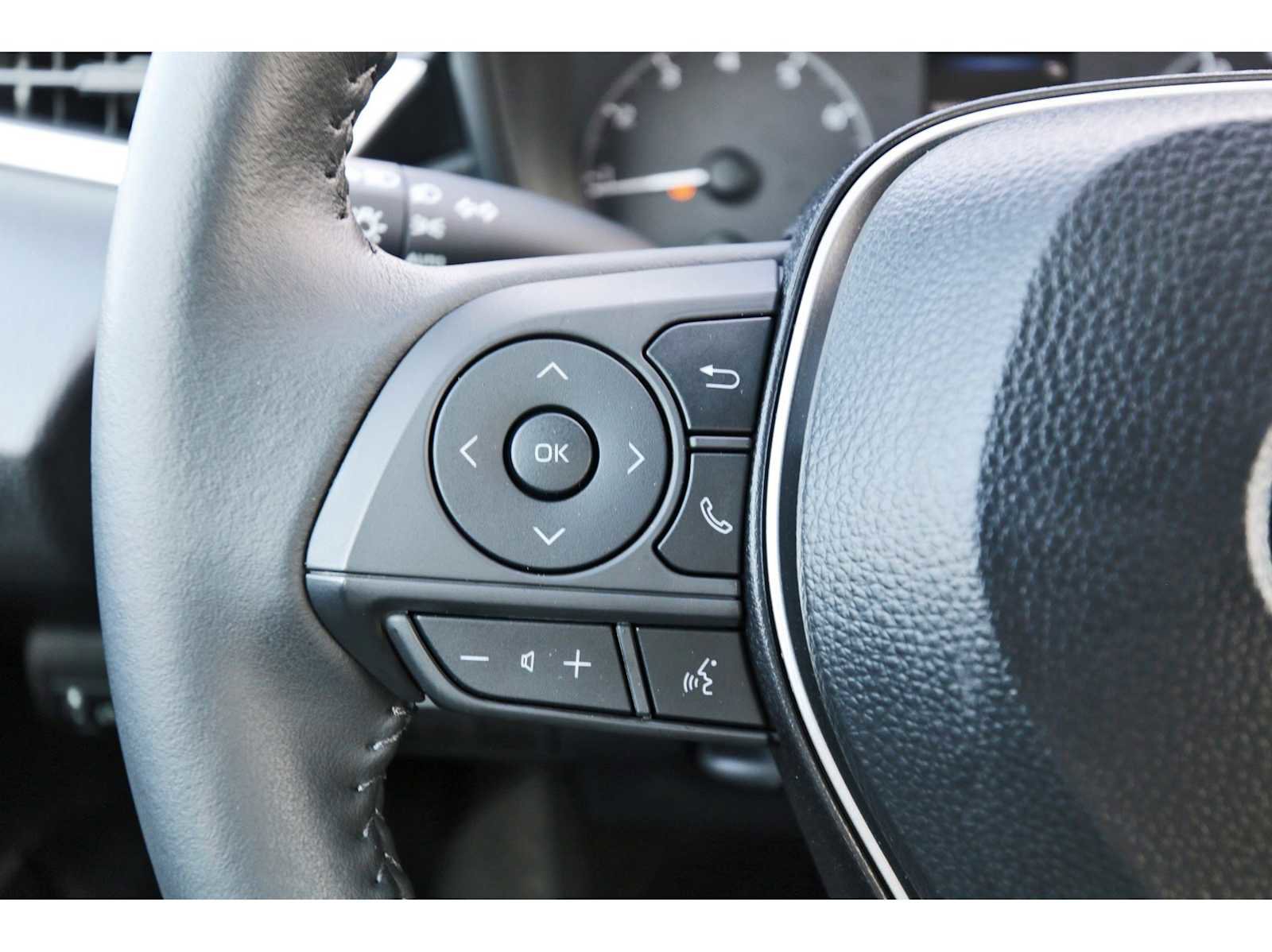 Used 2025 Toyota Corolla SE image 15