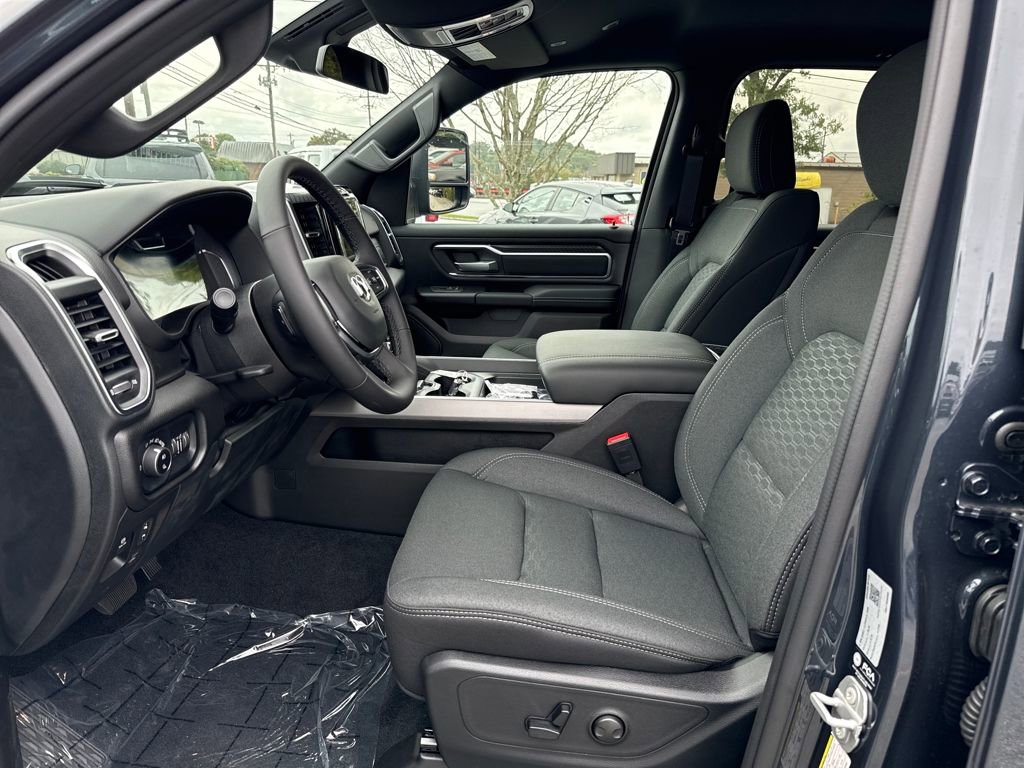 New 2026 RAM 1500 4x4 Crew Cab image 11