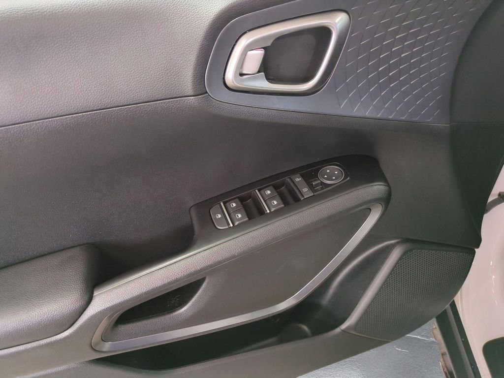 Used 2022 Kia Soul S image 15