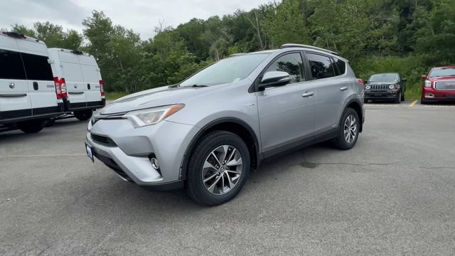 Used 2018 Toyota RAV4 XLE w/ Convenience Package AWD/4WD image 4