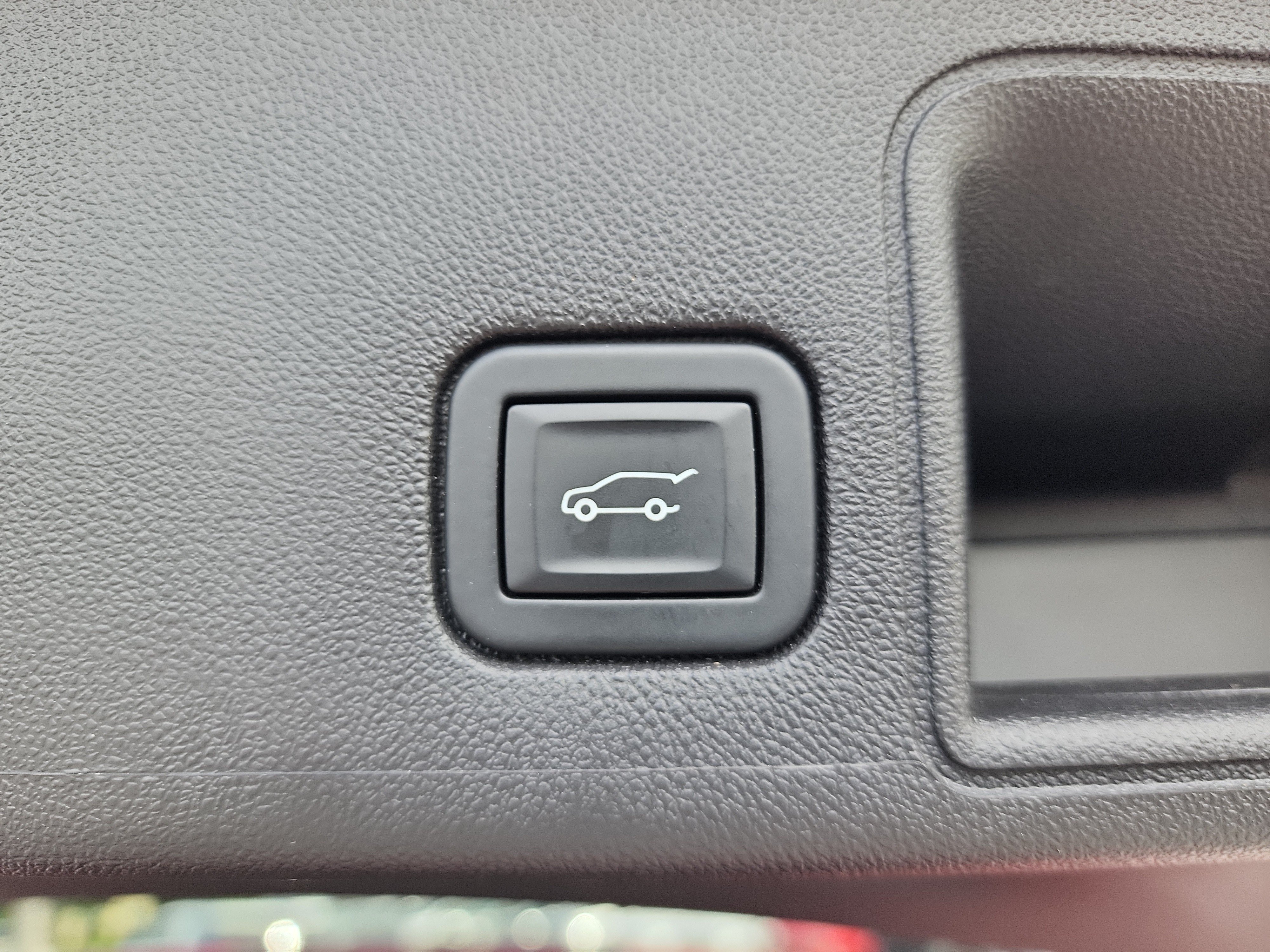 Certified 2022 GMC Terrain SLT w/ Infotainment Package II AWD/4WD image 34