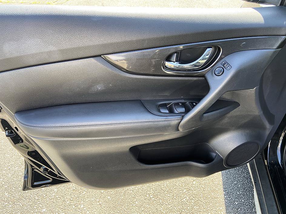 Used 2018 Nissan Rogue S FWD image 9