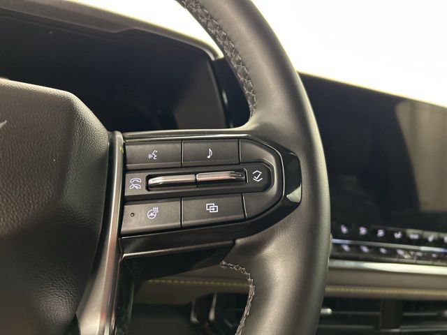 Used 2025 Chevrolet Colorado ZR2 w/ Technology Package AWD/4WD image 10