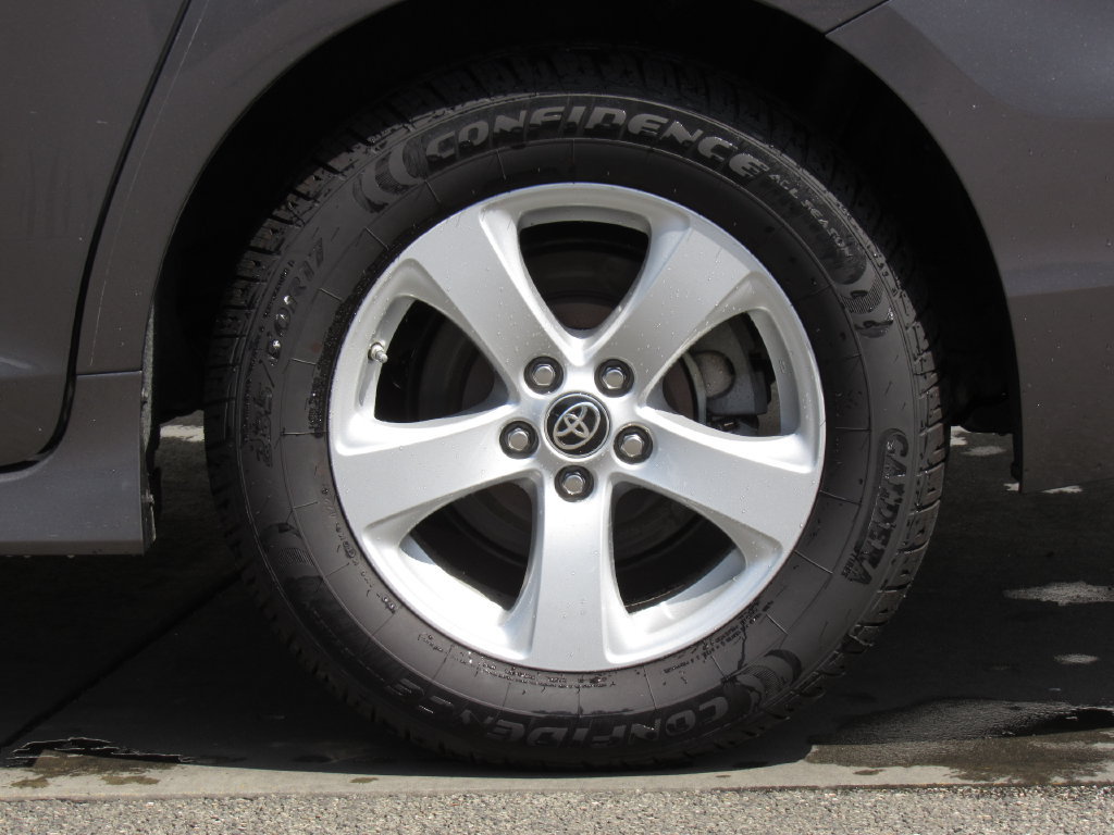 Certified 2020 Toyota Sienna L FWD image 33