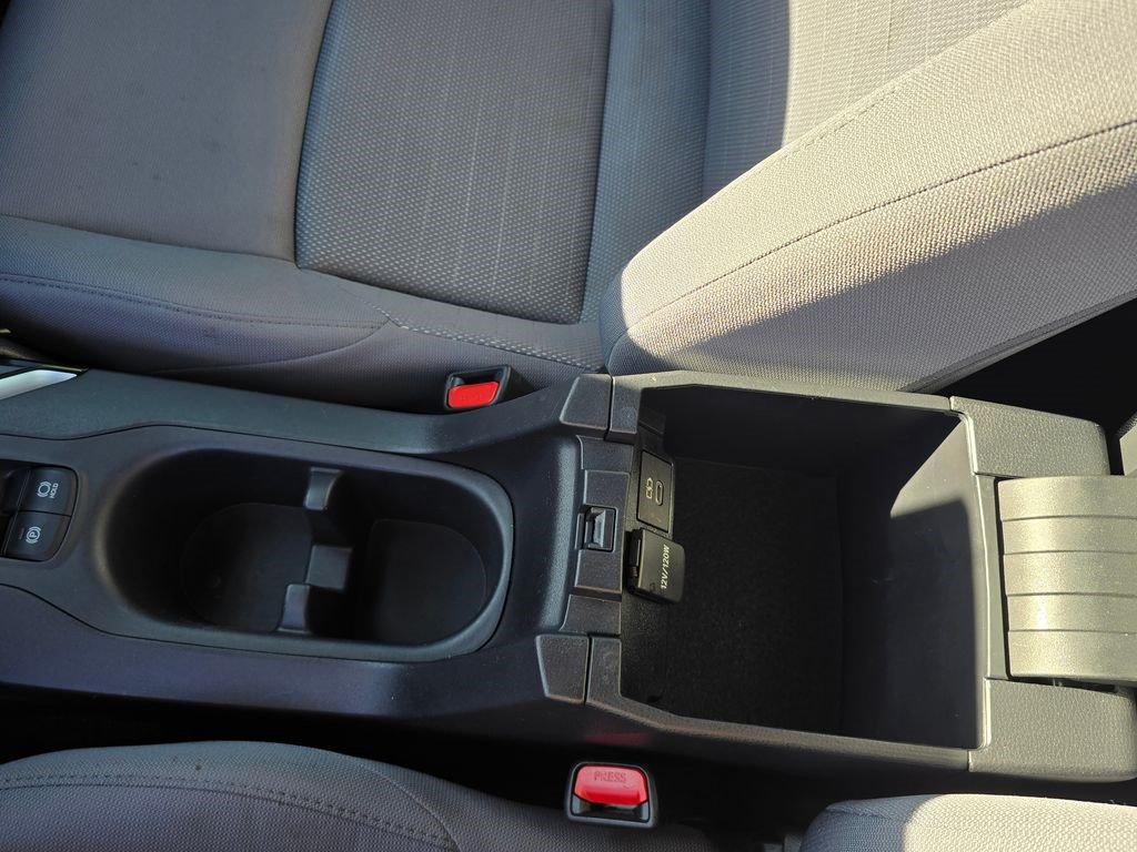 Used 2025 Toyota Corolla Cross AWD Hybrid w/ Moonroof Package image 24