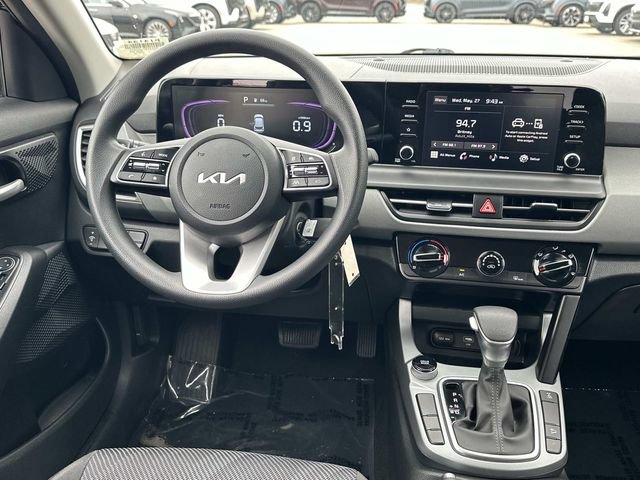 Used 2025 Kia Seltos LX AWD/4WD image 3