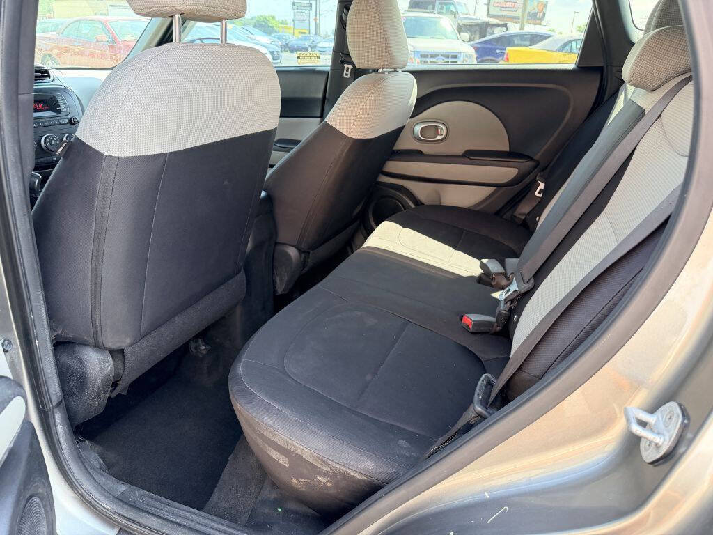Used 2015 Kia Soul FWD image 6