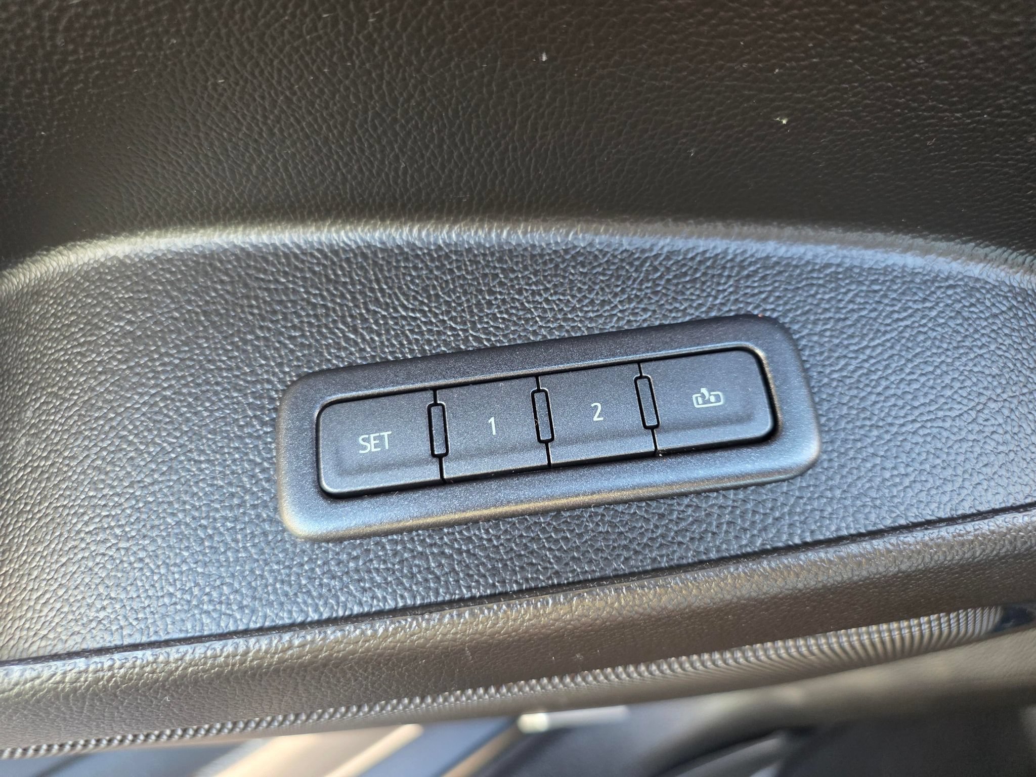Used 2019 GMC Yukon Denali w/ Denali Ultimate Package AWD/4WD image 25