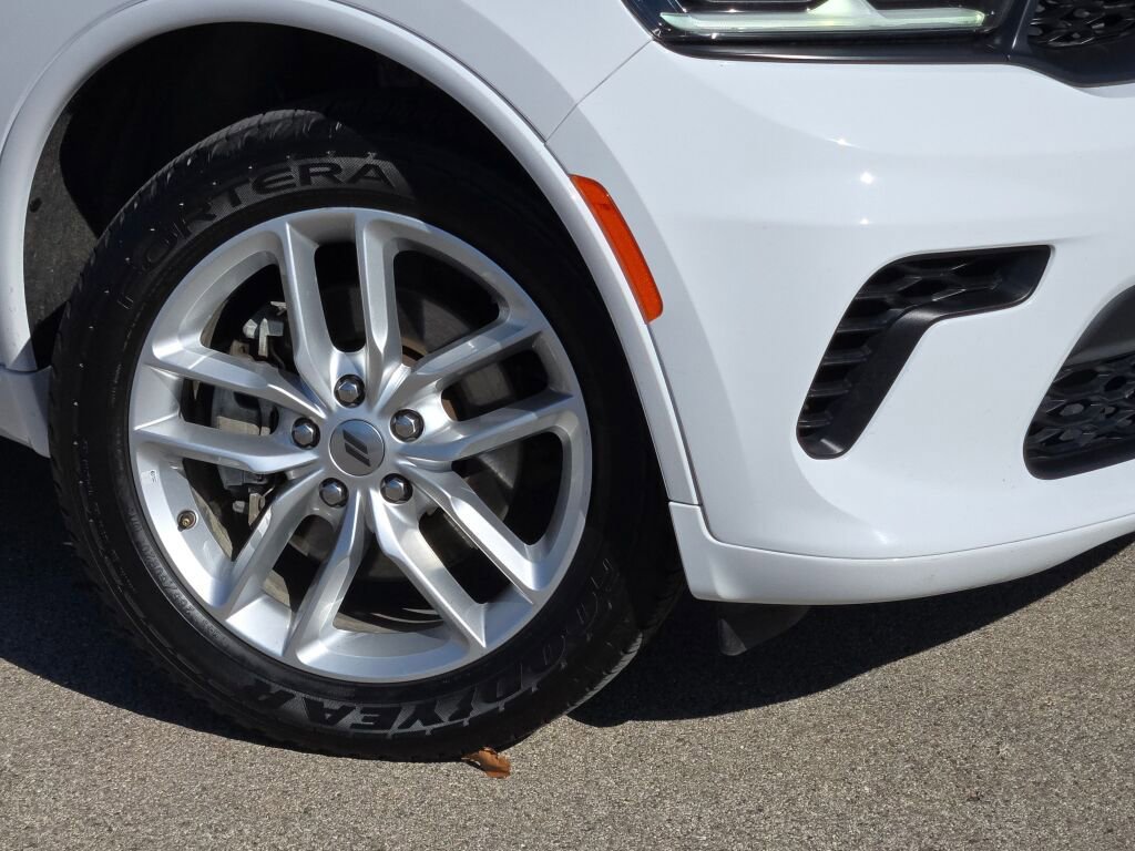 Used 2023 Dodge Durango GT image 3