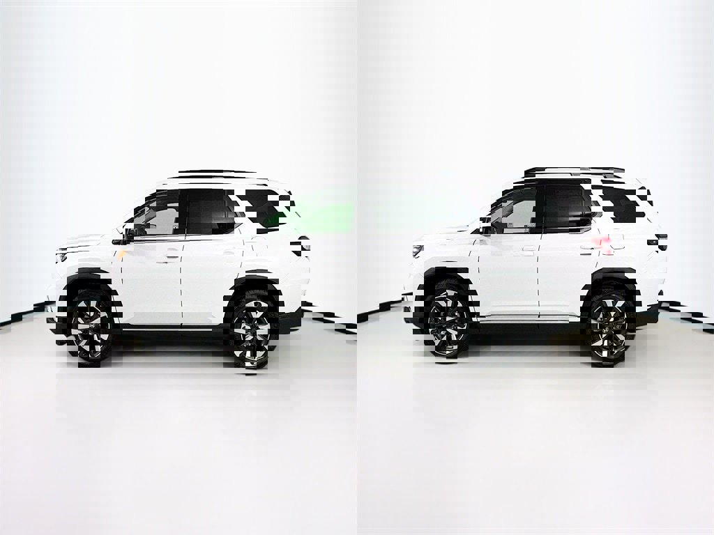 New 2025 Honda Pilot Touring image 3