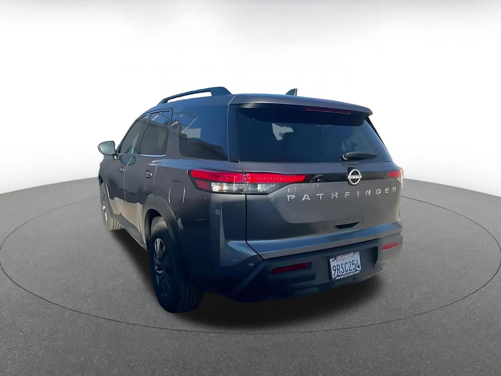 Used 2025 Nissan Pathfinder SV image 11