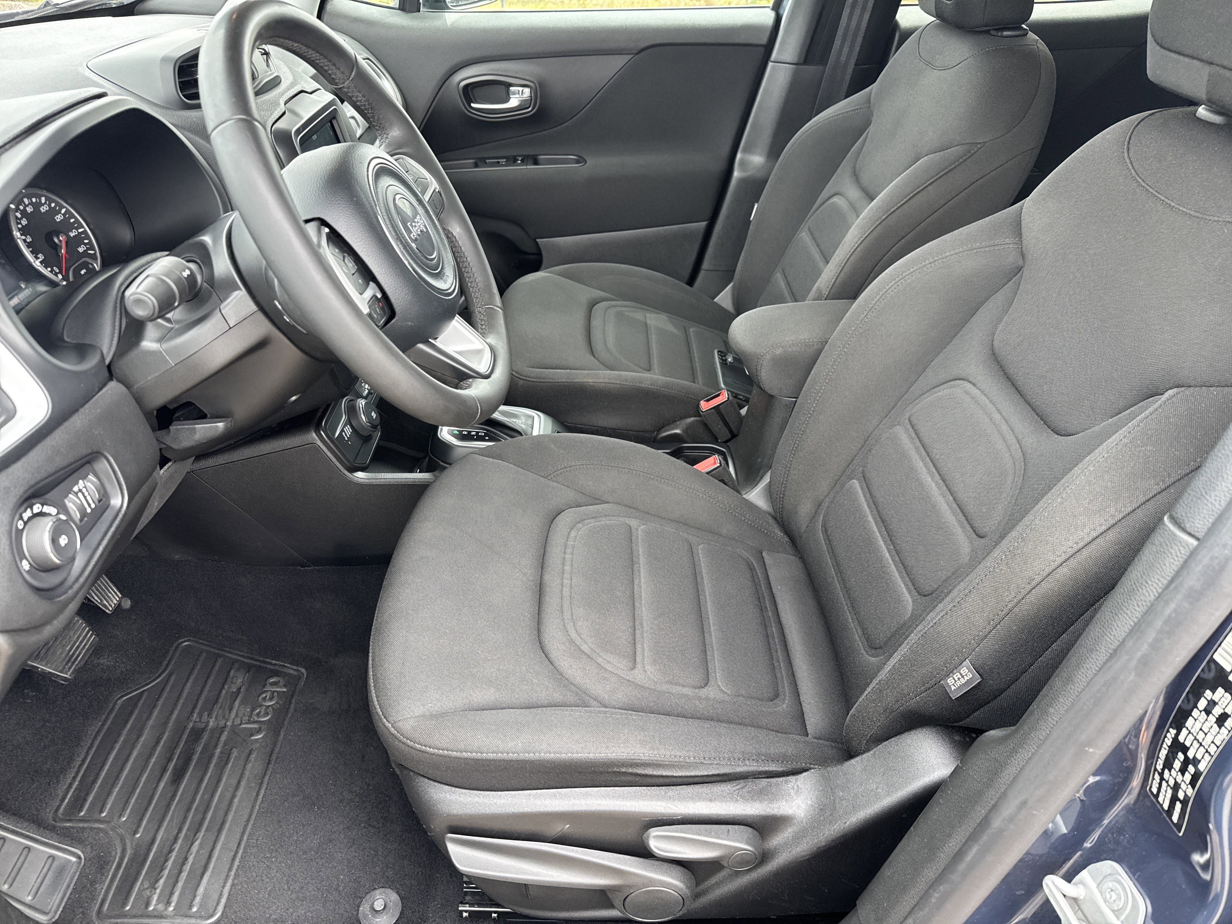 Used 2021 Jeep Renegade Latitude AWD/4WD image 5