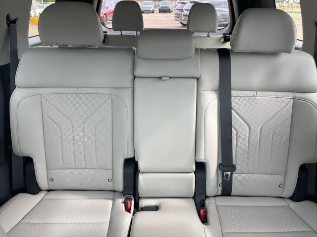 Used 2025 Hyundai Santa Fe SEL image 14