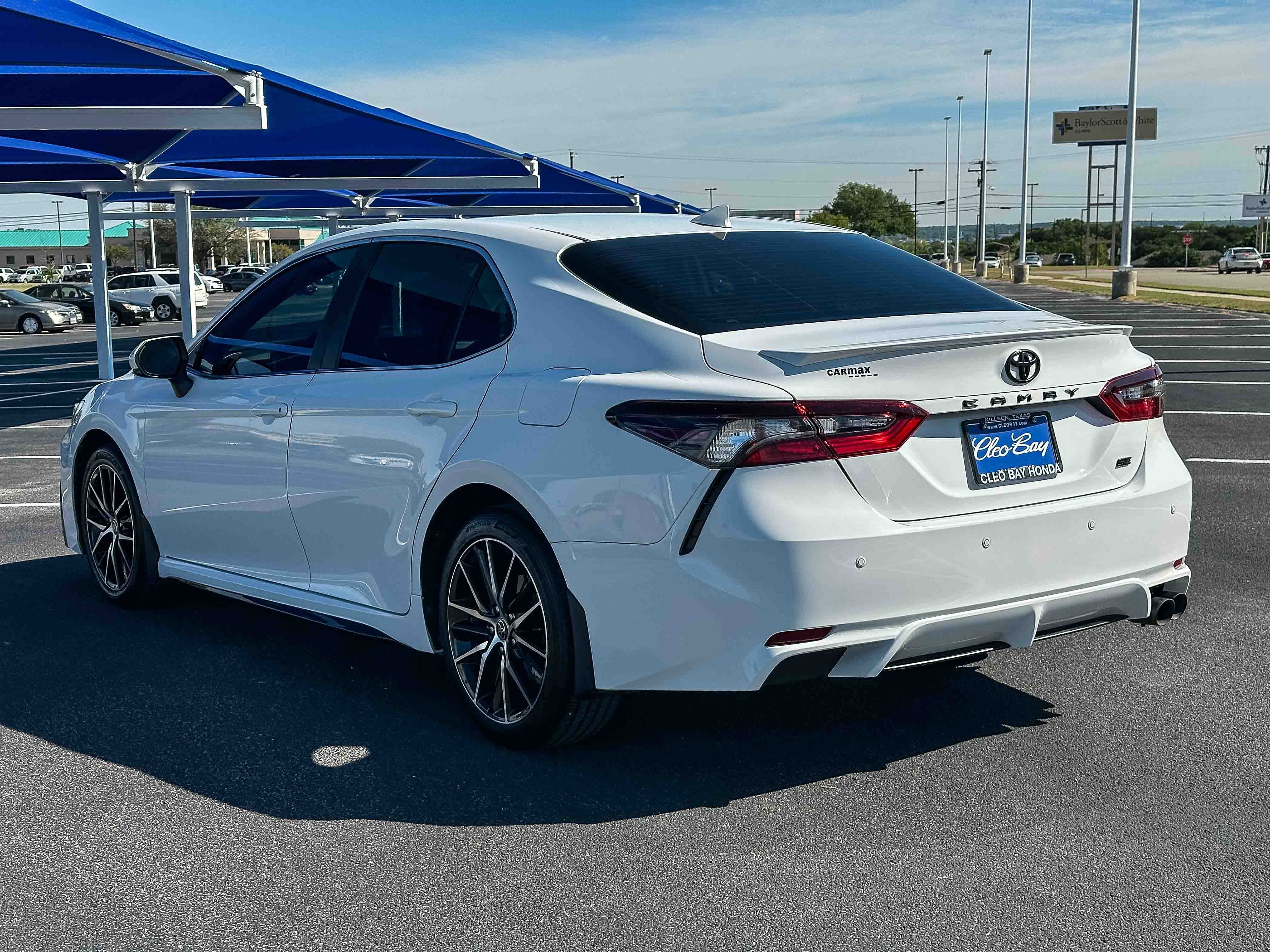 Used 2023 Toyota Camry SE image 8