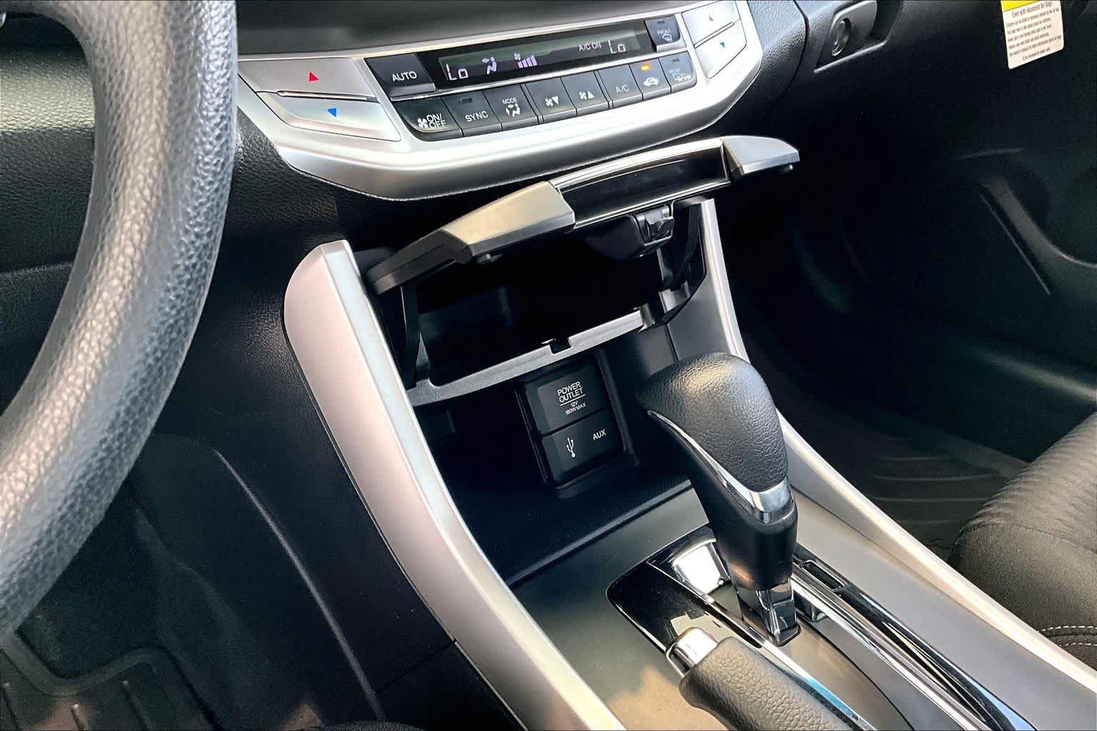 Used 2015 Honda Accord EX image 31