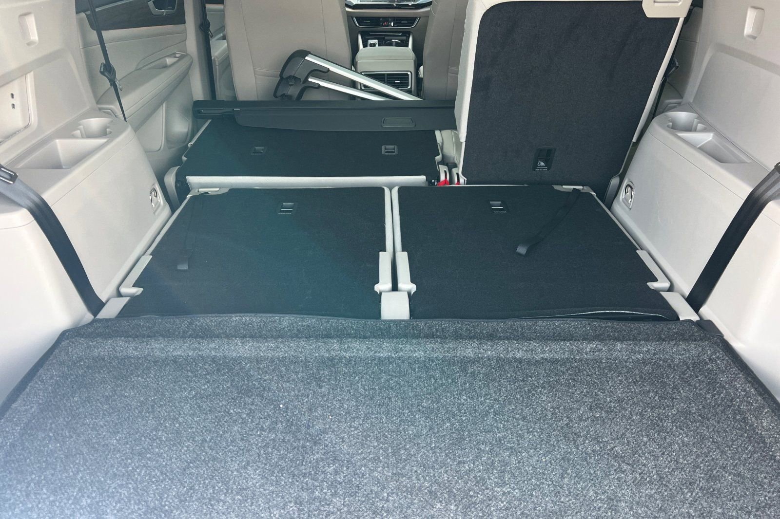 Used 2025 Volkswagen Atlas SEL Premium R-Line AWD/4WD image 13