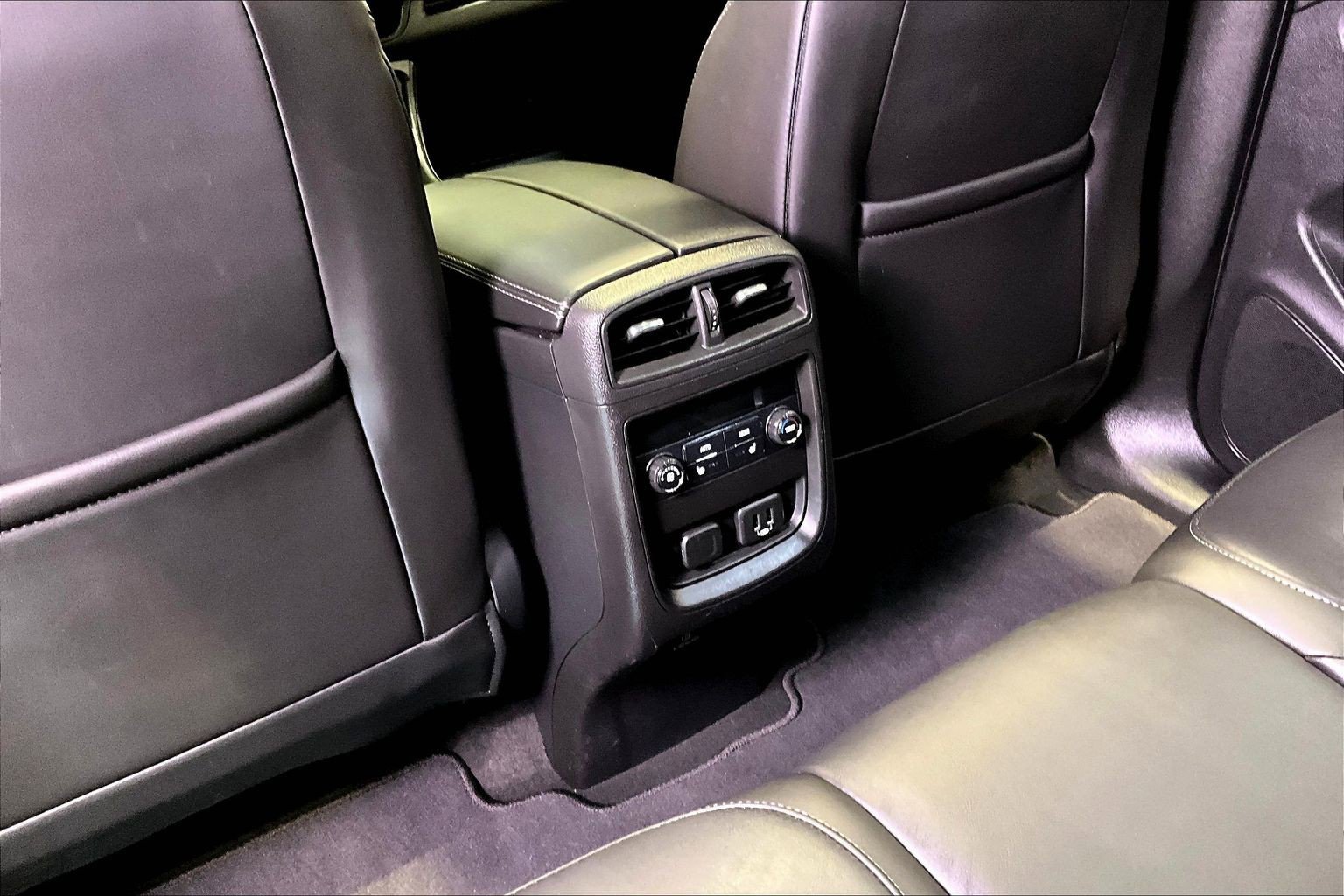 Used 2019 Buick Envision Premium AWD/4WD image 11