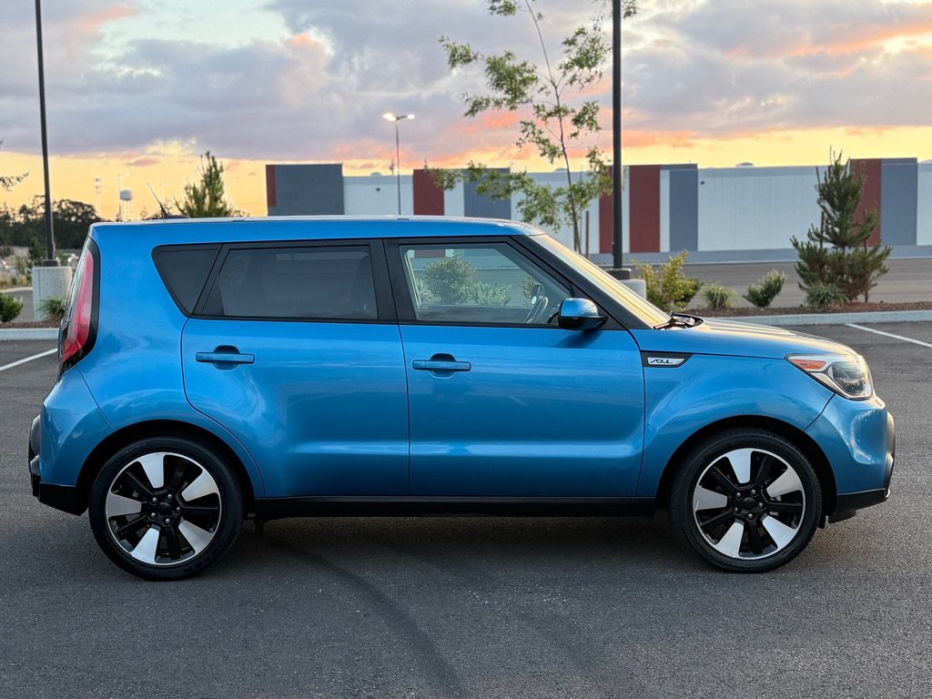 Used 2016 Kia Soul + w/ Designer's Package FWD image 4