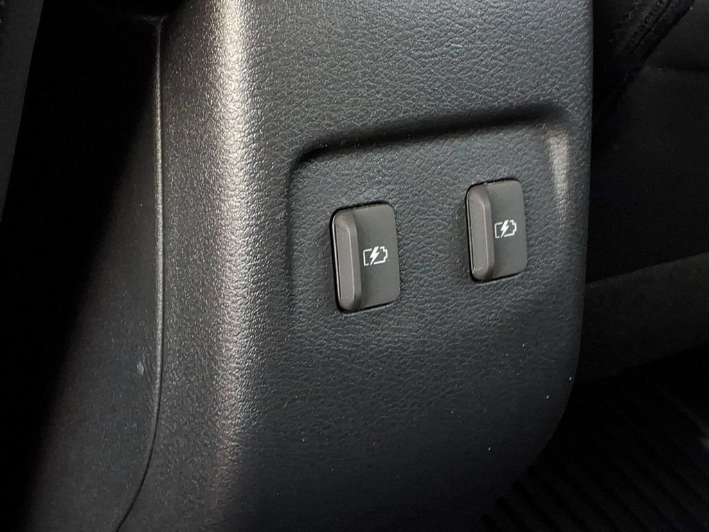 Used 2021 Nissan Kicks SR w/ SR Premium Package FWD image 20