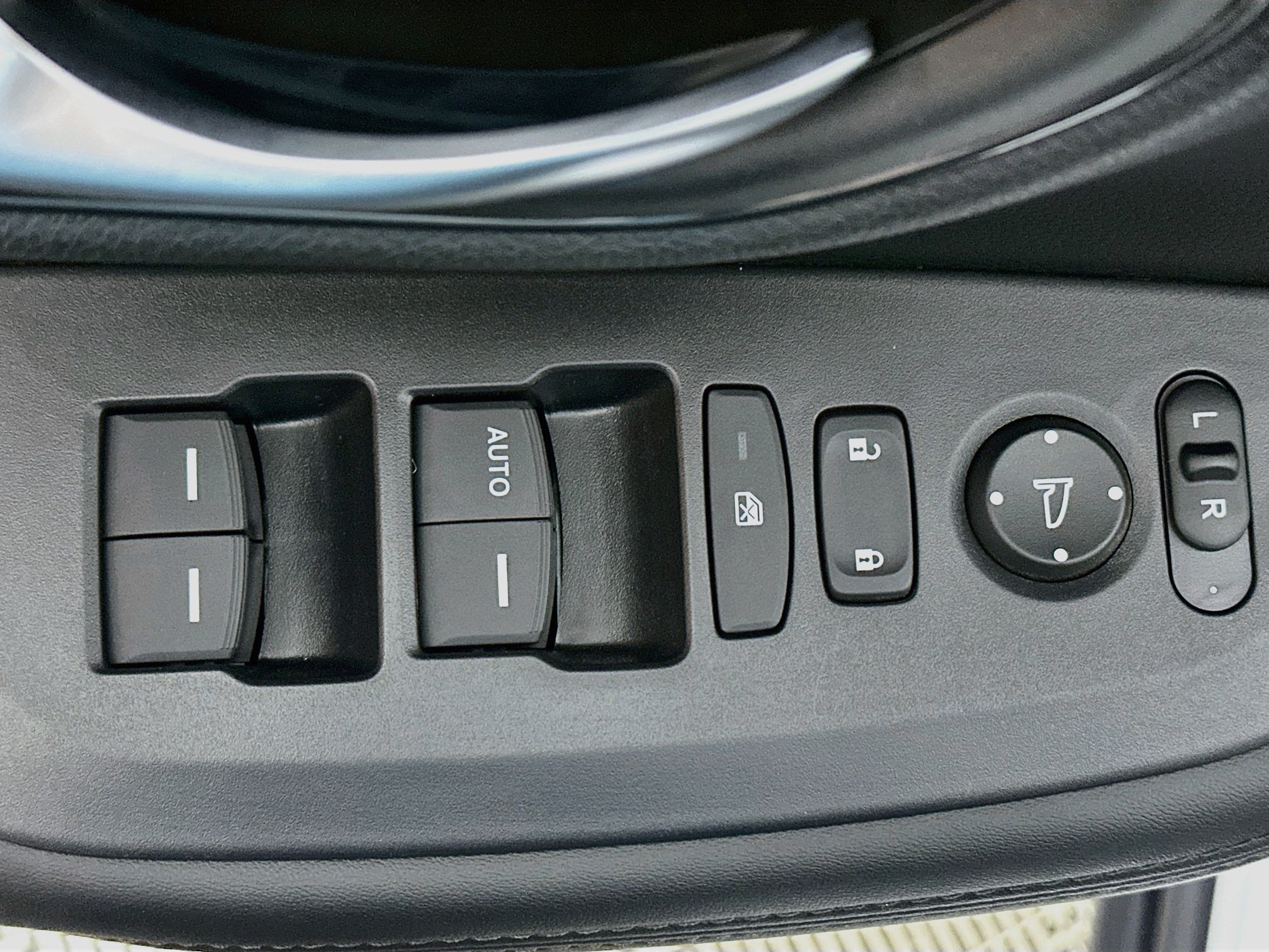 New 2027 Honda HR-V LX image 17