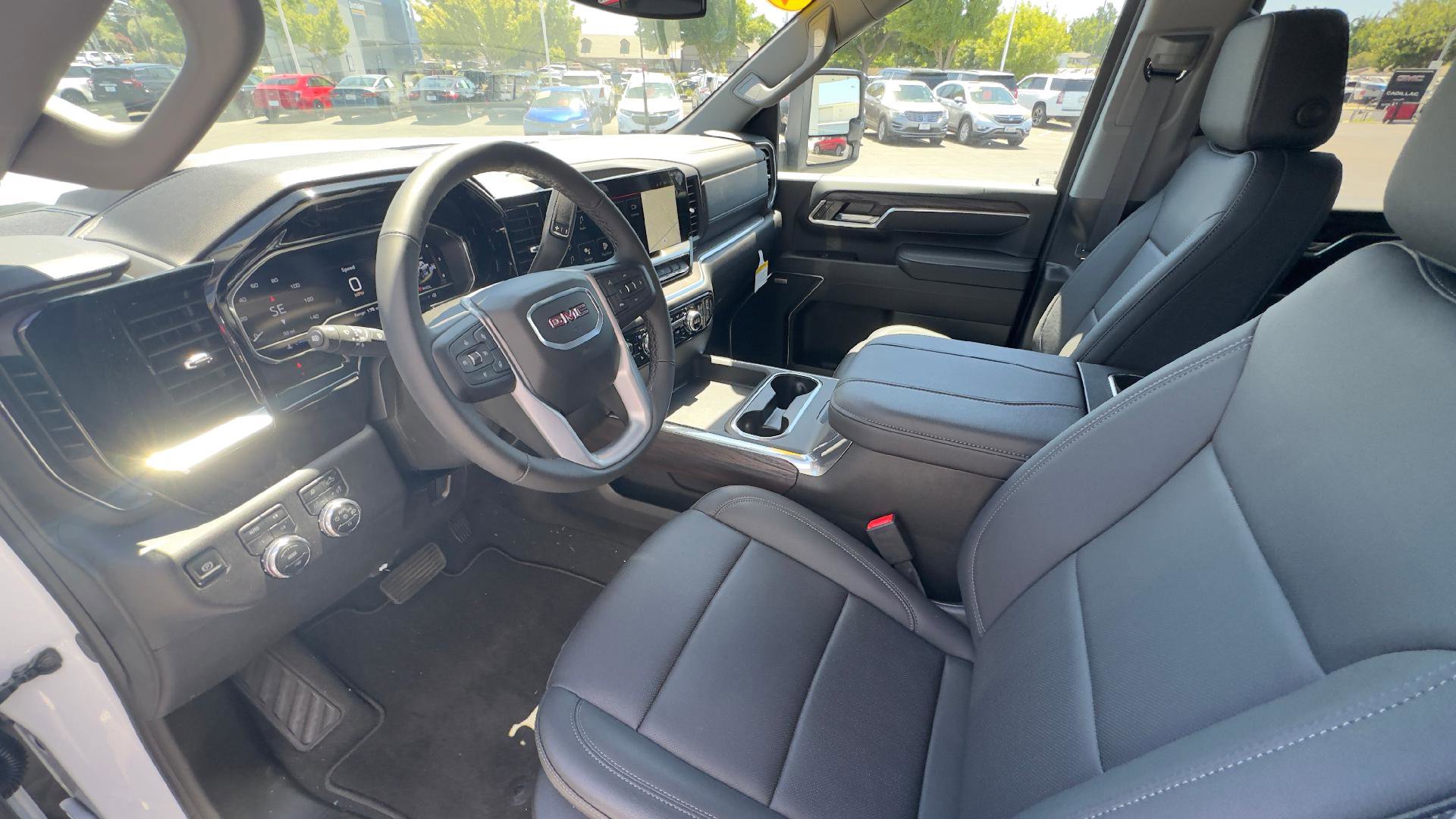 New 2025 GMC Sierra 3500 SLT w/ SLT Premium Package image 18