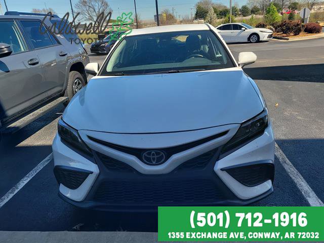Used 2024 Toyota Camry SE image 2