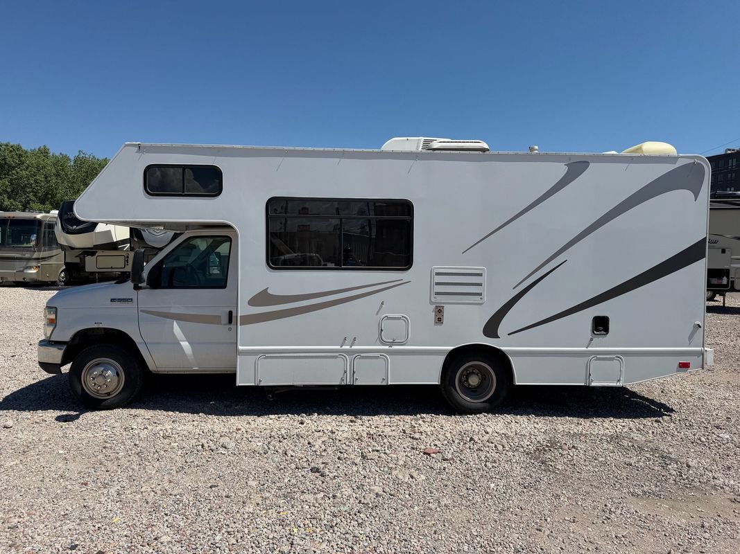 Used 2015 Ford E-350 and Econoline 350 Super Duty RWD image 9