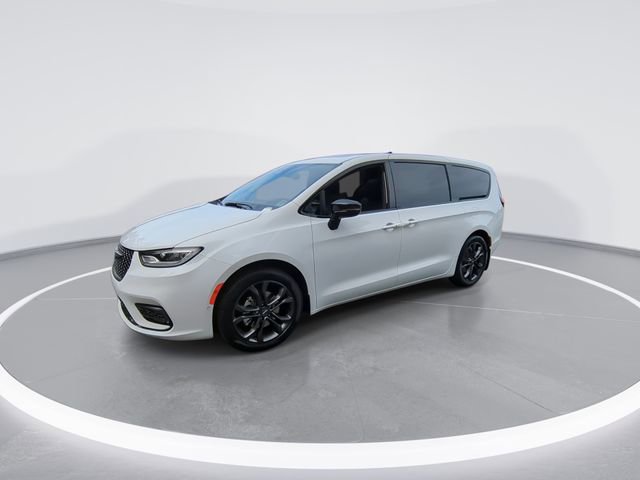 New 2026 Chrysler Pacifica Select FWD image 4