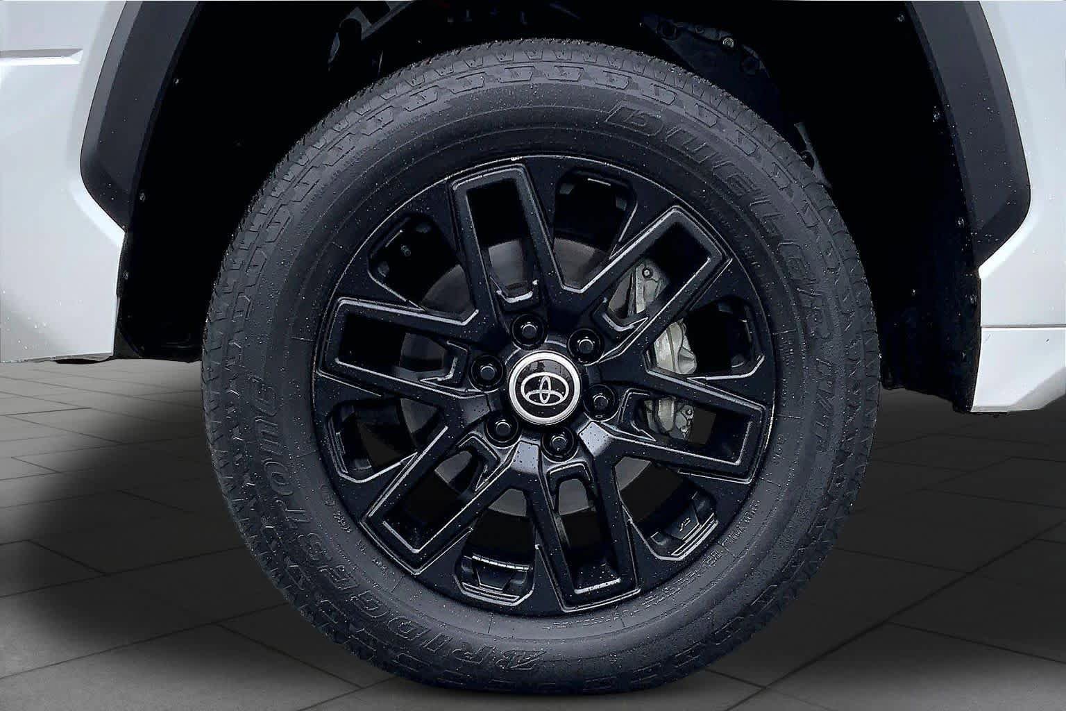 Used 2024 Toyota Tundra Limited AWD/4WD image 10