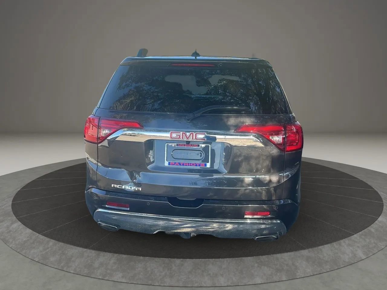 Used 2017 GMC Acadia Denali w/ Technology Package image 6