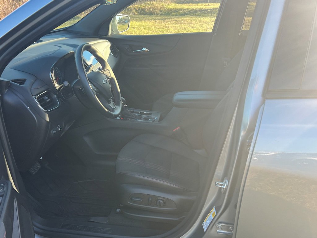 Certified 2023 Chevrolet Equinox RS w/ LPO, Floor Liner Package image 10