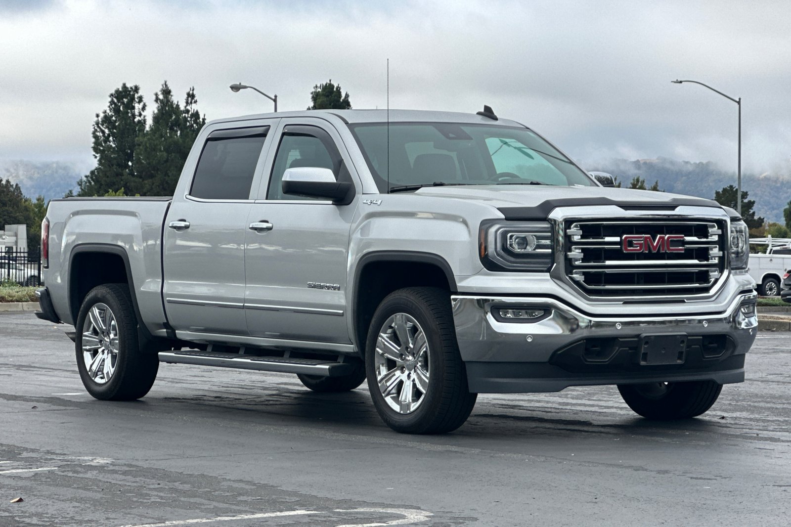 Used 2018 GMC Sierra 1500 SLT AWD/4WD image 2