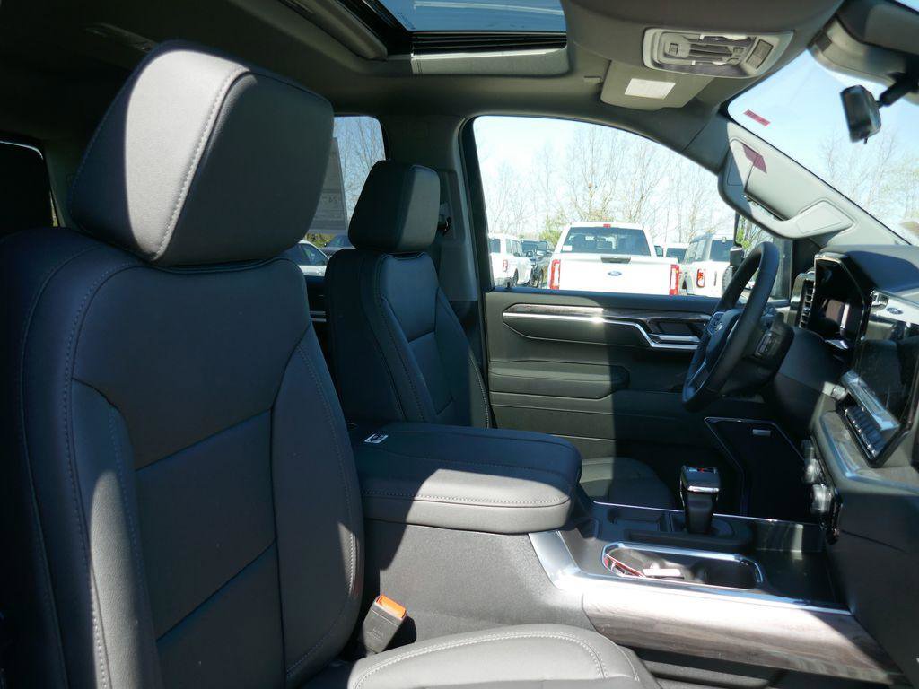 New 2026 Chevrolet Silverado 1500 LTZ image 9