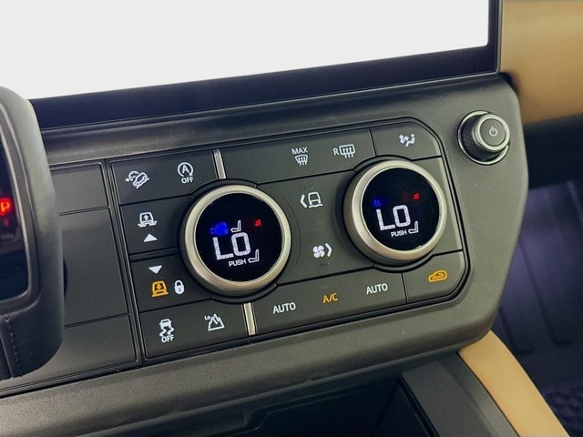 Used 2026 Land Rover Defender 110 S image 18