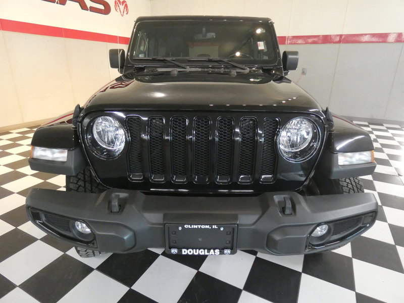 Used 2022 Jeep Wrangler Unlimited Sahara image 2