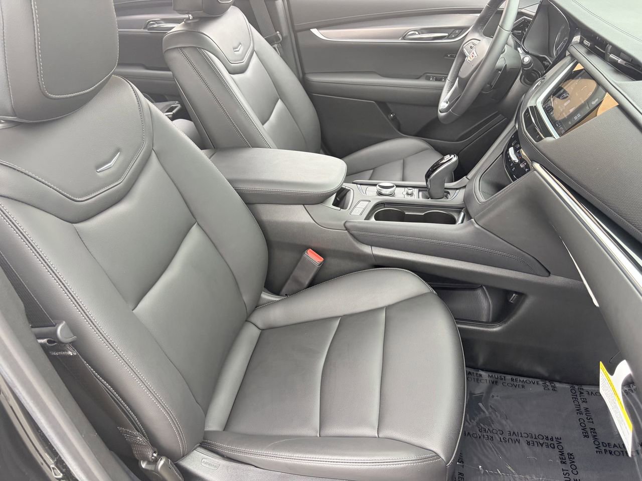 Certified 2025 Cadillac XT6 Luxury FWD image 11
