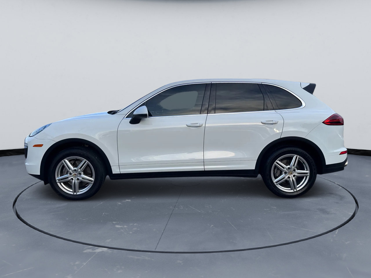Used 2016 Porsche Cayenne image 4