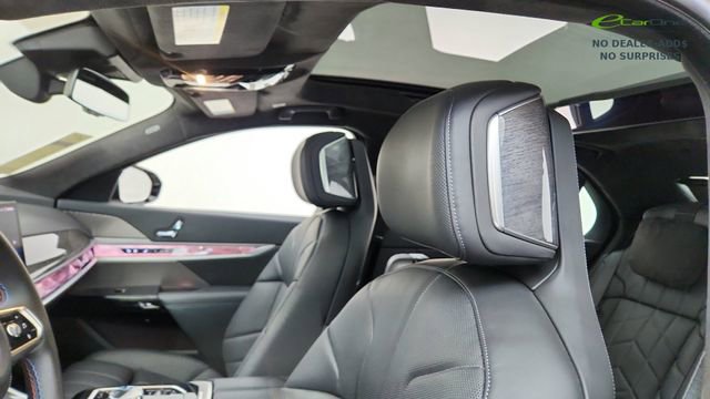 Used 2024 BMW i7 M70 w/ Executive Package image 33