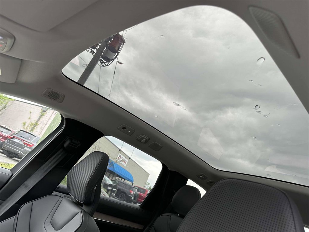 New 2025 Volvo EX90 Ultra image 17