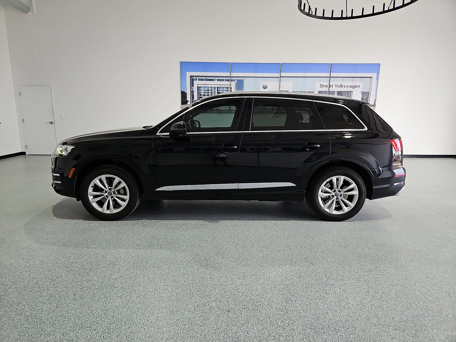 Used 2019 Audi Q7 3.0T Premium AWD/4WD image 5