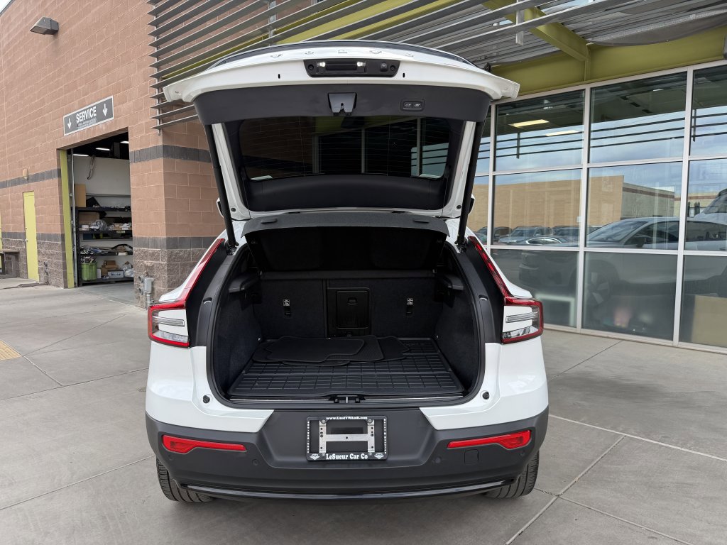 Used 2024 Volvo C40 P8 Recharge Ultimate w/ Protection Package Premier image 36