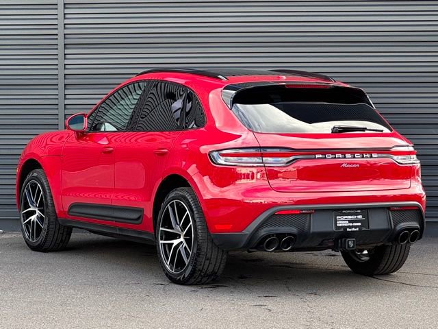 Certified 2025 Porsche Macan image 3